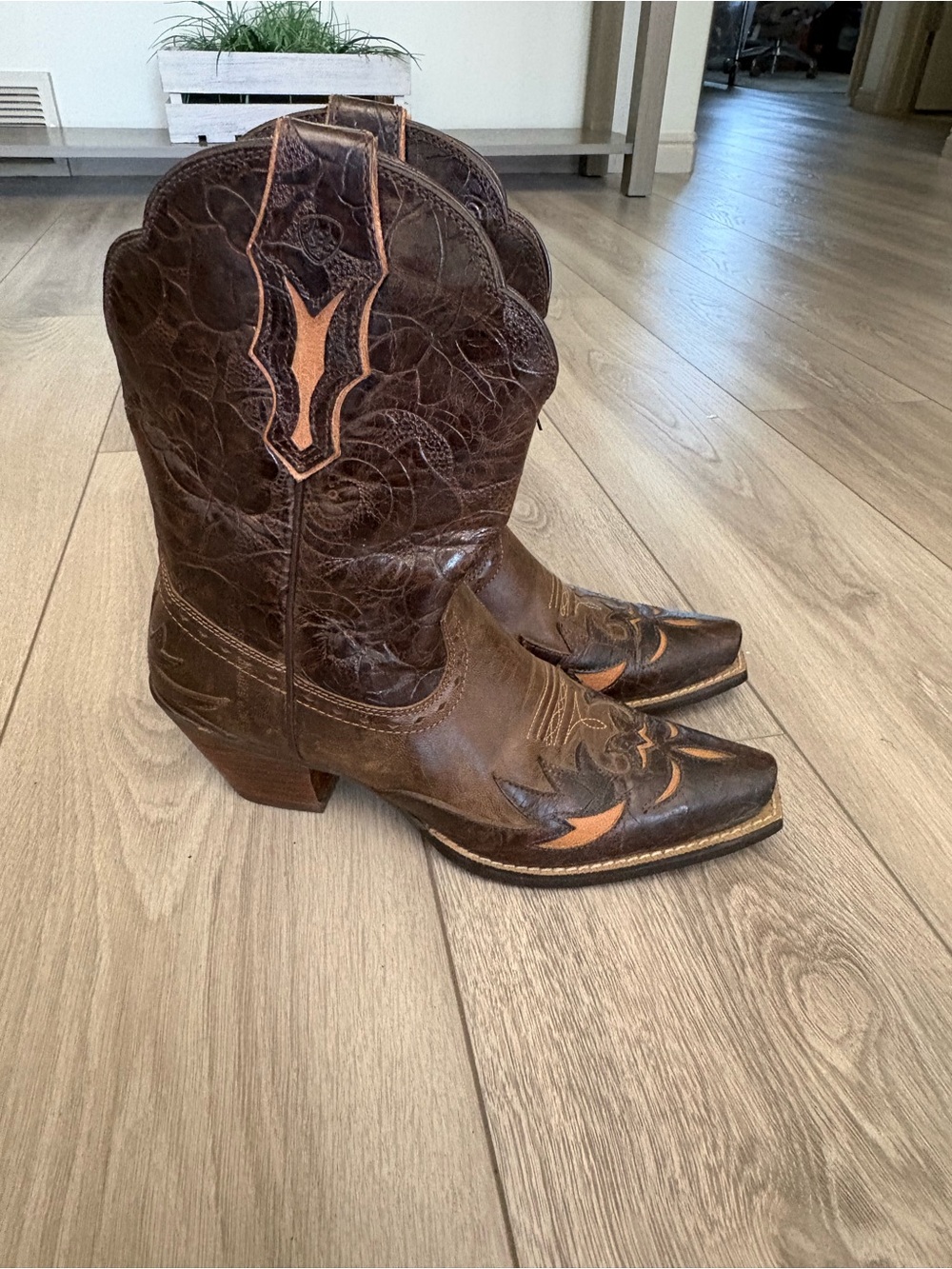 Ariat Dahlia 8780 Western Boots Women Brown Distressed Leather Cowgirl SIZE 7 B